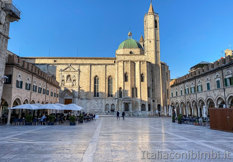 Ascoli-Piceno-piazza-del-popolo